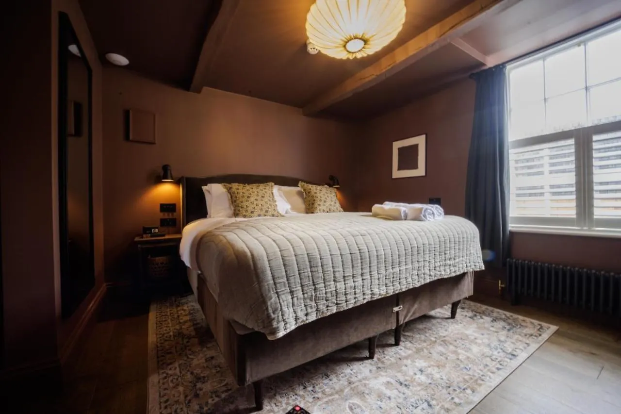 The Silk Rooms, At The Freemasons Inn Knutsford 0*,  Storbritannien